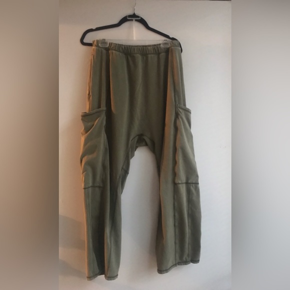 FP Movement Hot Shot Pants- multiple pockets! - Picture 15 of 16